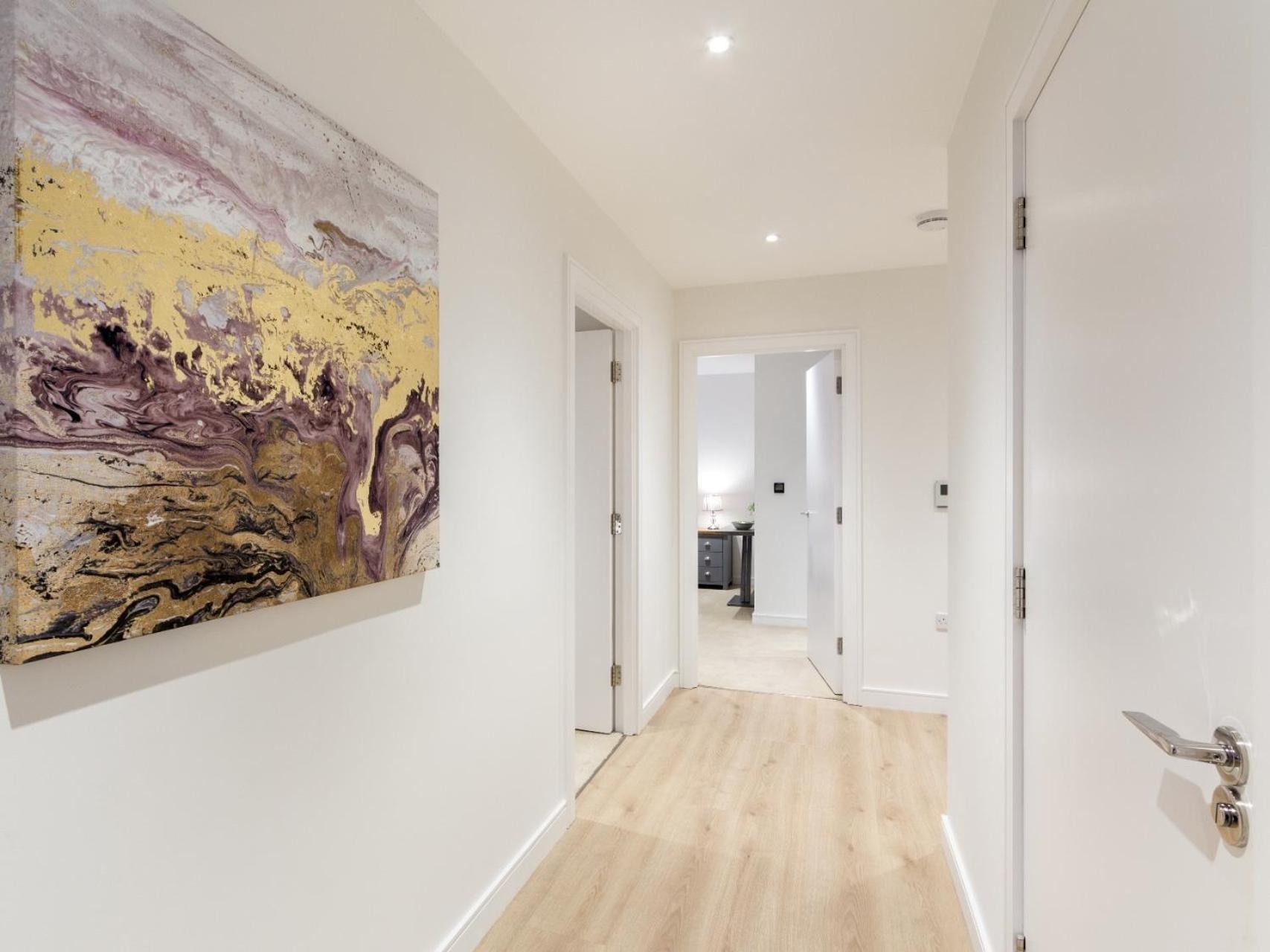 2 Bed Property Close To Heathrow Airport Хаунслоу Екстериор снимка