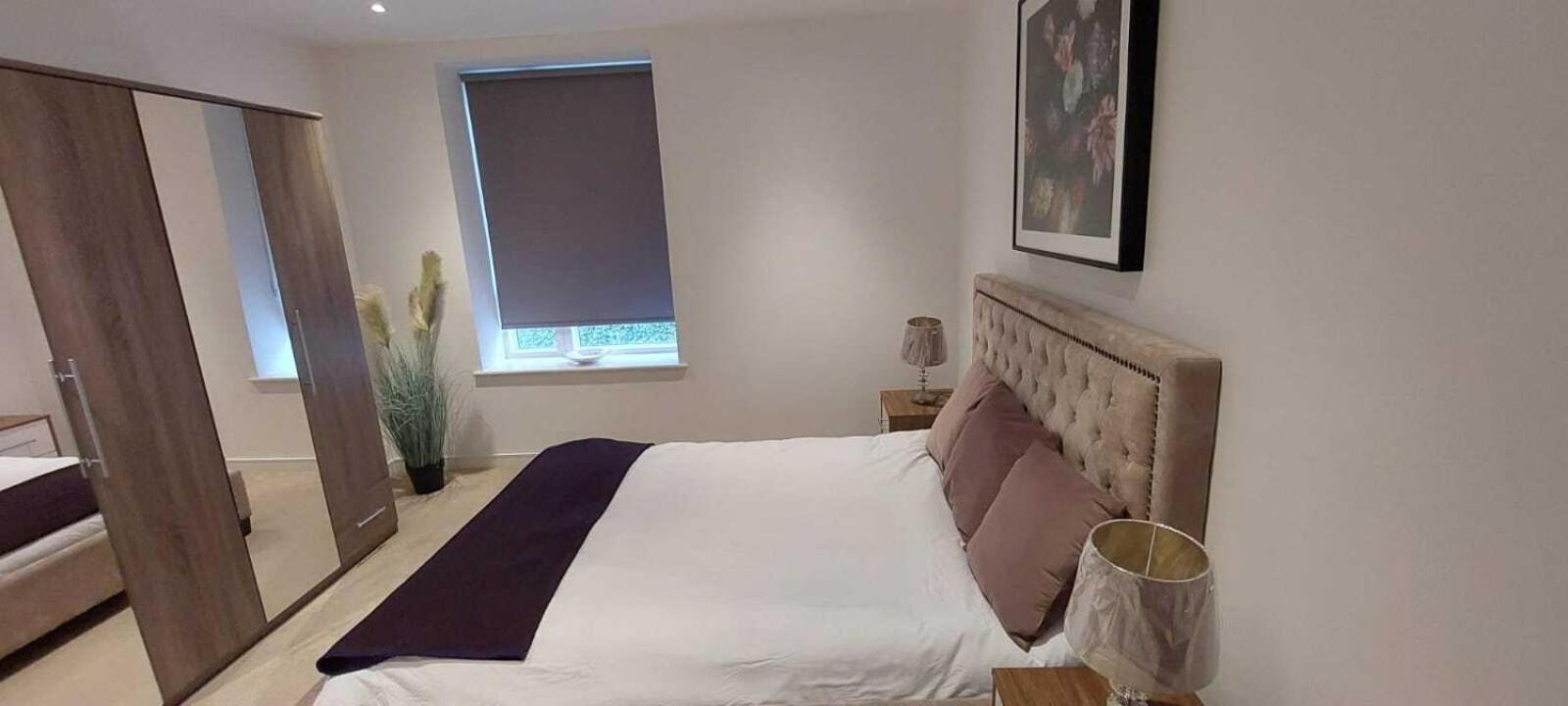 2 Bed Property Close To Heathrow Airport Хаунслоу Екстериор снимка