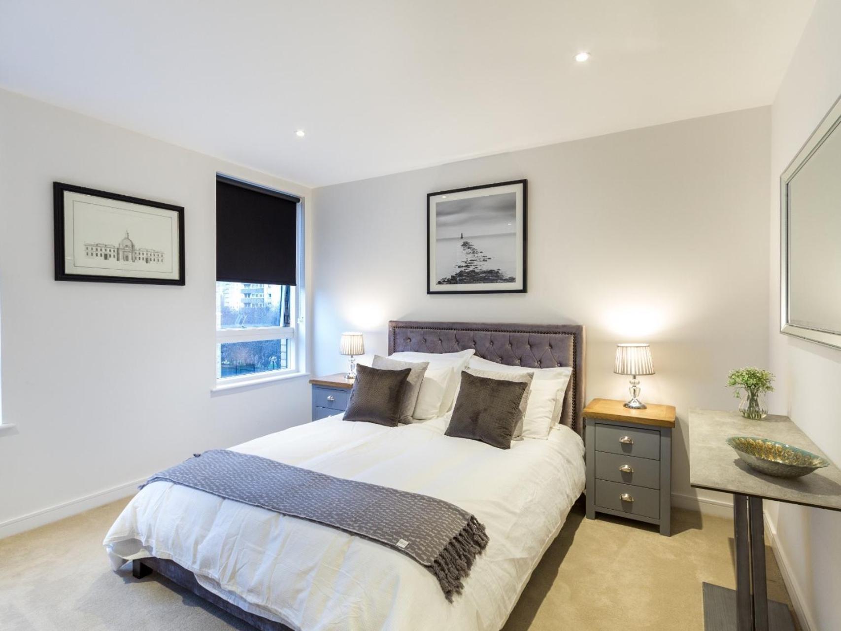 2 Bed Property Close To Heathrow Airport Хаунслоу Екстериор снимка